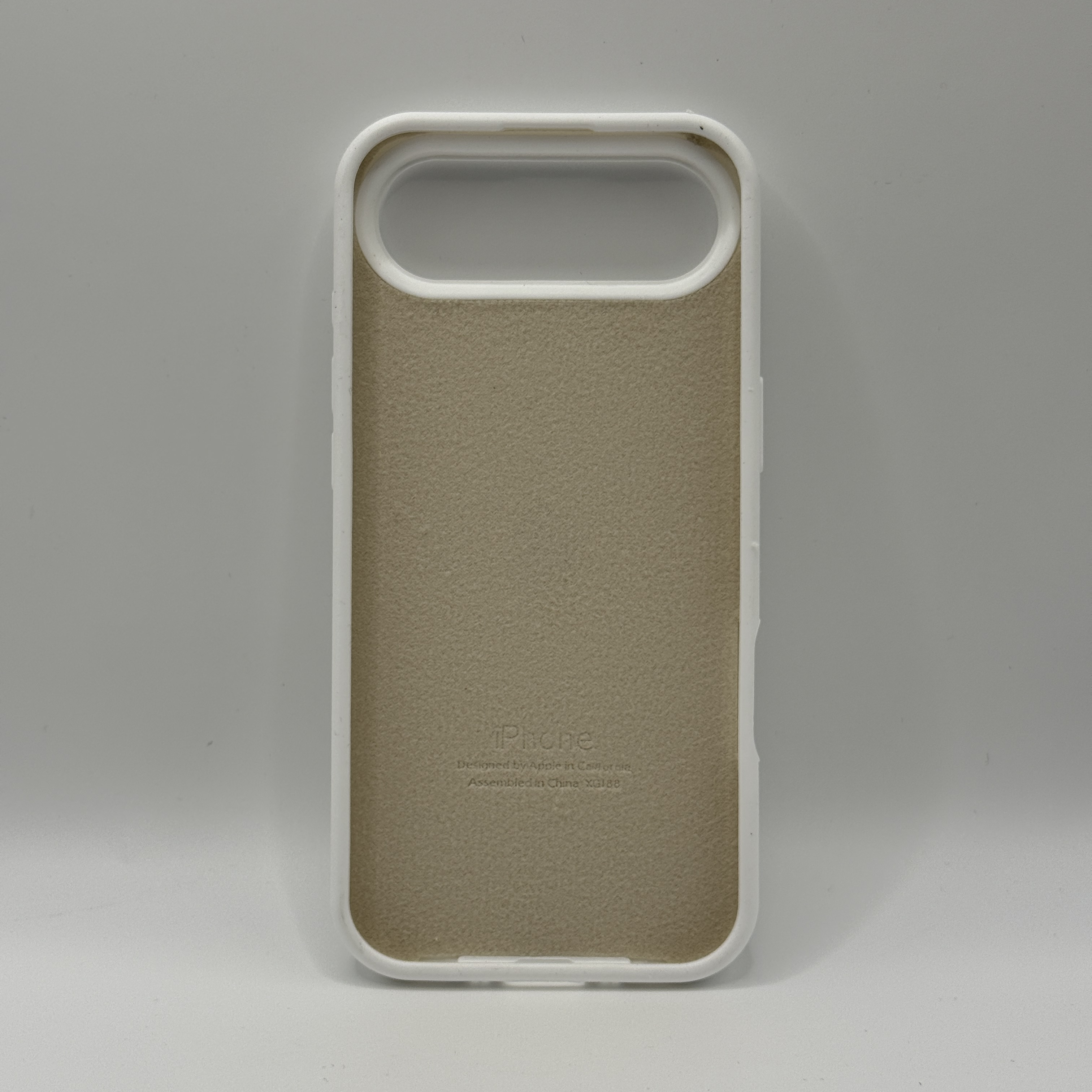 Чехол Silicone Case (YD) для iPhone 17 Air белый