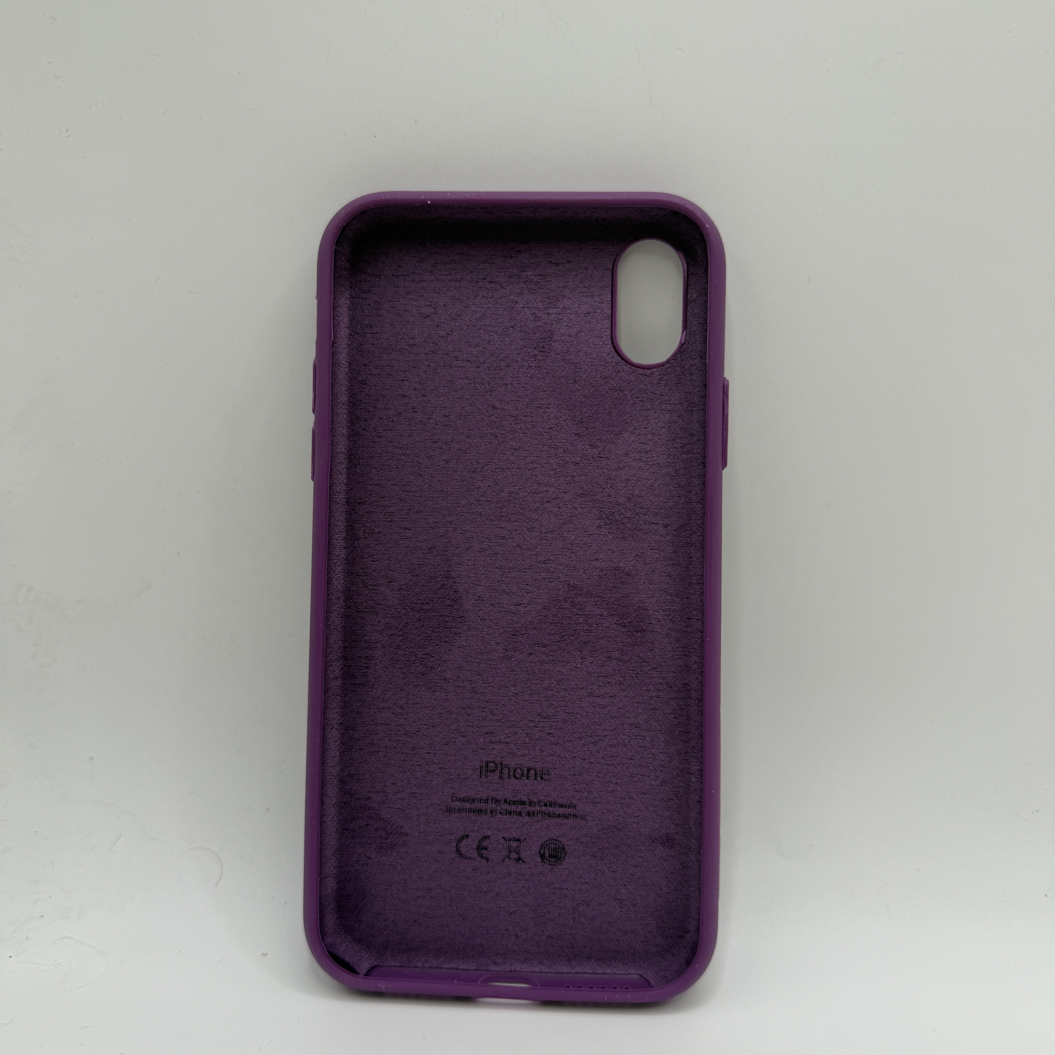 Чехол Silicone Case для iPhone XR сиреневый