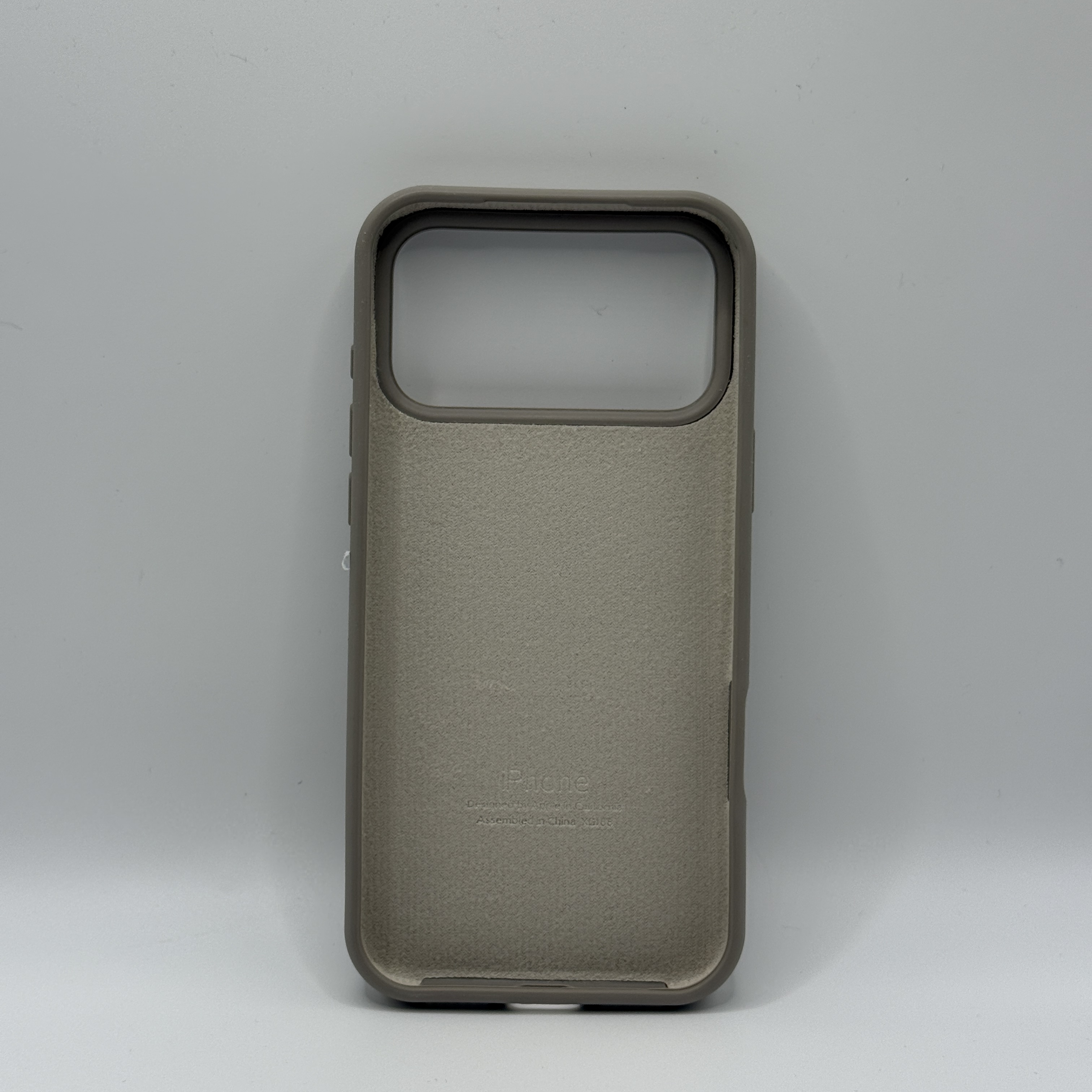 Чехол Silicone Case (YD) для iPhone 17 Pro Max серый титан